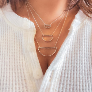 Minima - Half Moon Medium - necklace