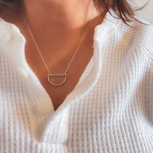 Minima - Half Moon Medium - necklace